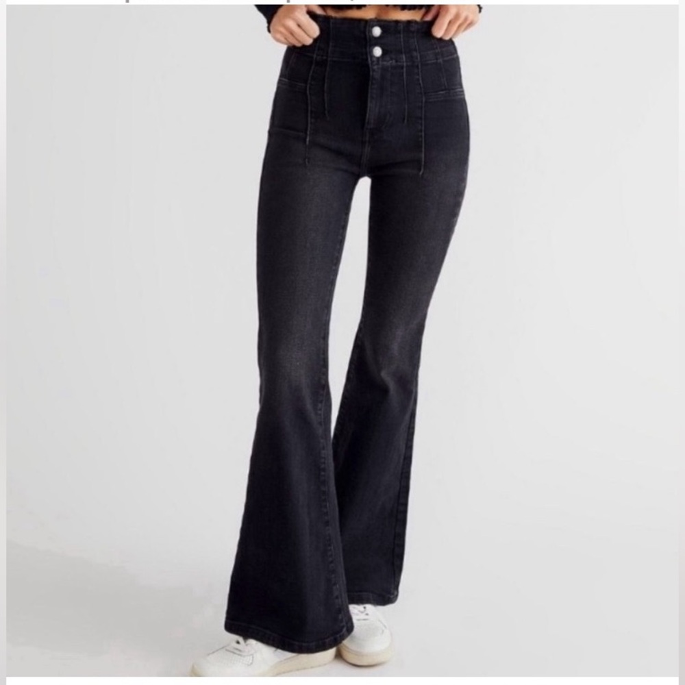 Free People We the Free black Jayde Flare Jeans size 25